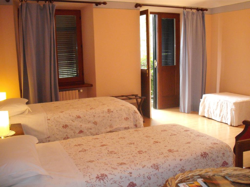 Il Glicine Bed & Breakfast Zimone Екстериор снимка